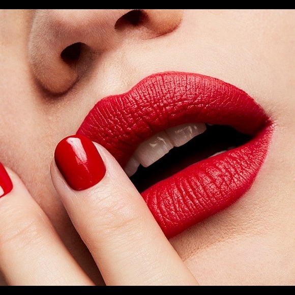 MAC | Ruby Woo Red Retro Matte Lipstick - Picture 3 of 4